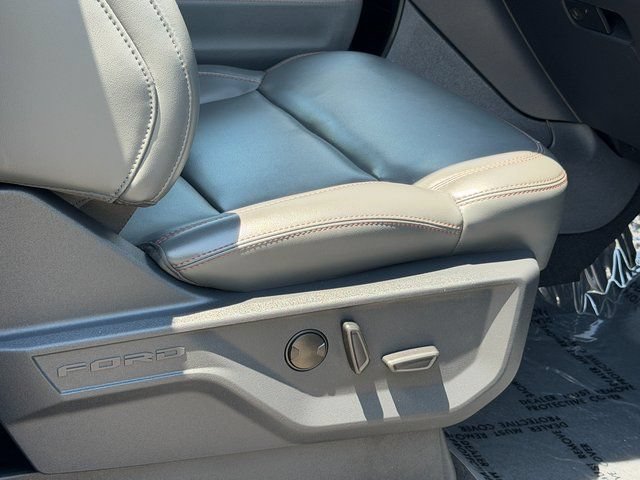 Certified 2025 Ford Expedition Active AWD/4WD image 30