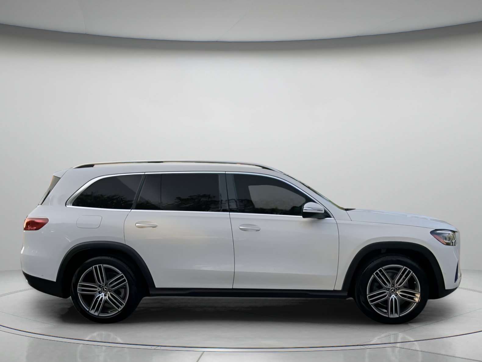 Used 2026 Mercedes-Benz GLS 450 4MATIC image 33