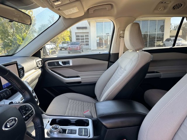 Certified 2020 Ford Explorer XLT w/ Comfort Package RWD image 17