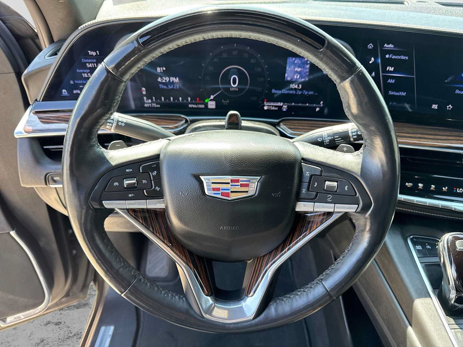 Used 2023 Cadillac Escalade ESV Premium Luxury AWD/4WD image 17