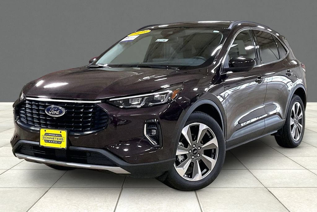 Certified 2023 Ford Escape Platinum AWD/4WD image 2