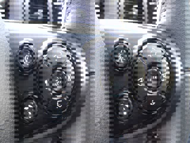 Used 2020 MINI Cooper 2-Door Hardtop image 17