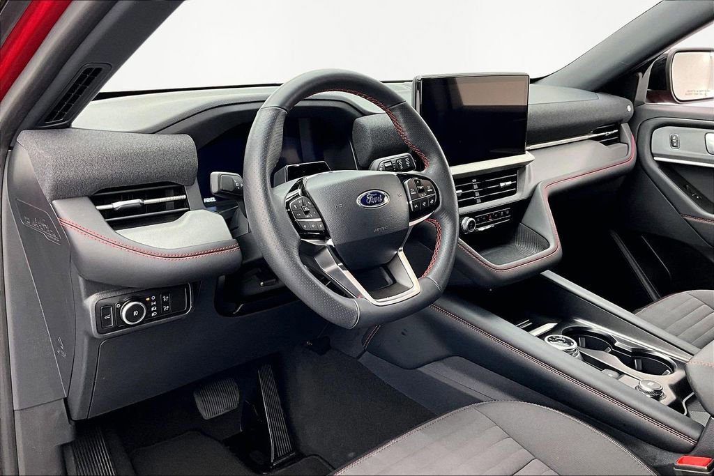 Certified 2025 Ford Explorer ST-Line w/ ST-Line Street Pack image 14