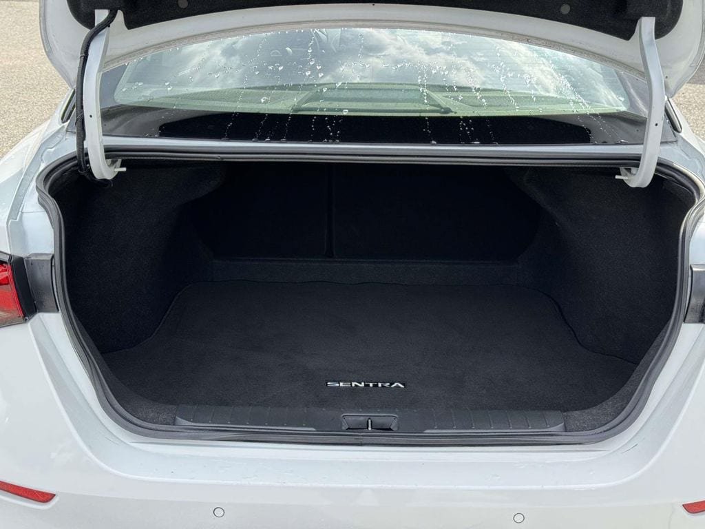 Used 2025 Nissan Sentra SV FWD image 17