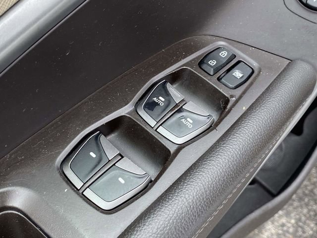 Used 2018 Hyundai Santa Fe Sport w/ 2.4L Value Package 02 image 19