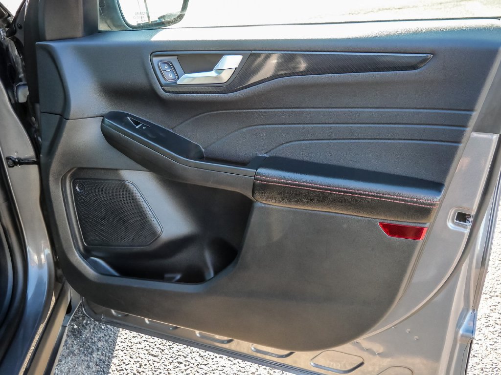 Certified 2025 Ford Escape ST-Line FWD image 18