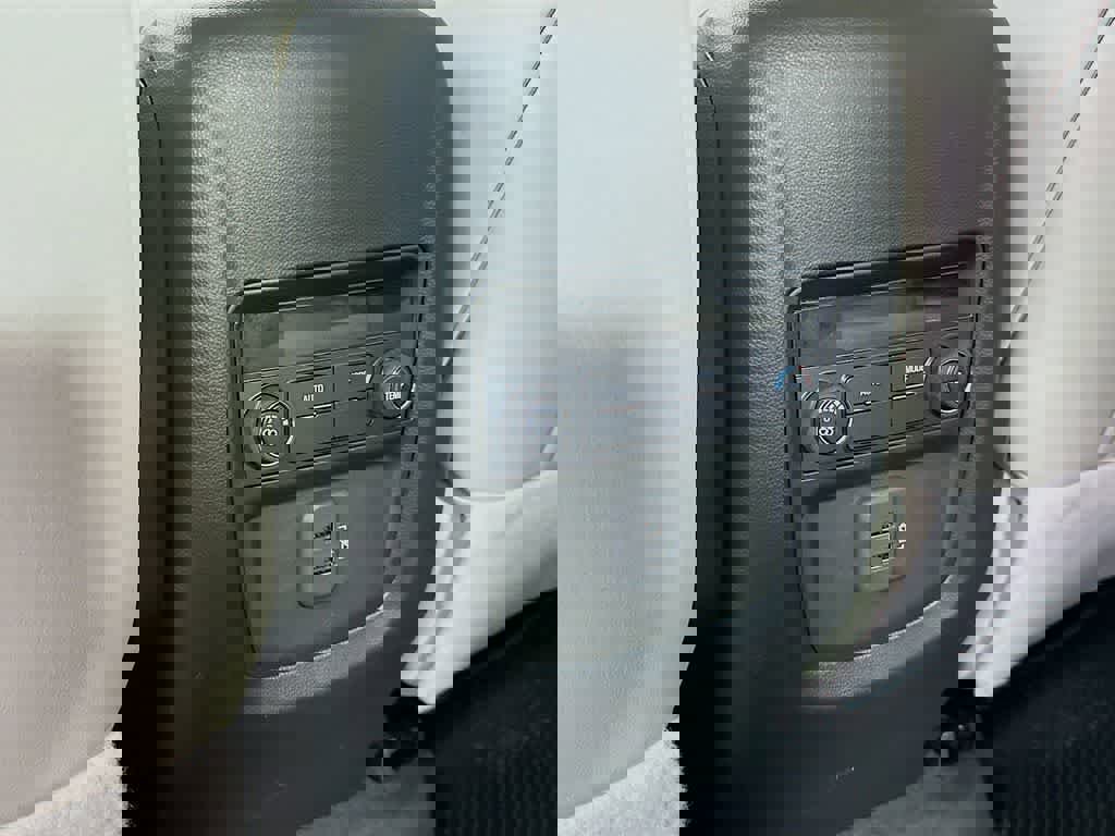 Used 2023 Buick Enclave Essence w/ Sport Touring Edition image 13