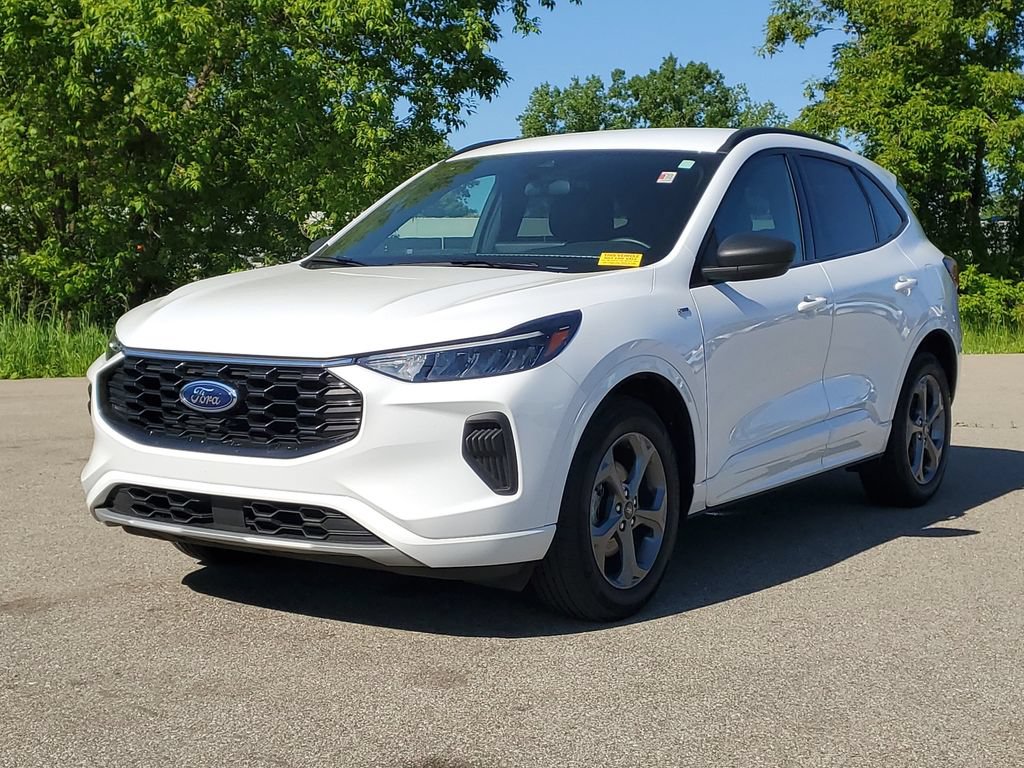 Certified 2023 Ford Escape ST-Line w/ Tech Pack #1 AWD/4WD image 2