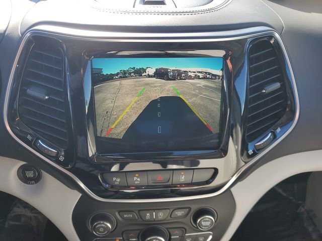 Used 2019 Jeep Cherokee Overland w/ Technology Group image 27