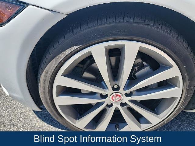 Used 2020 Jaguar XE S AWD/4WD image 8