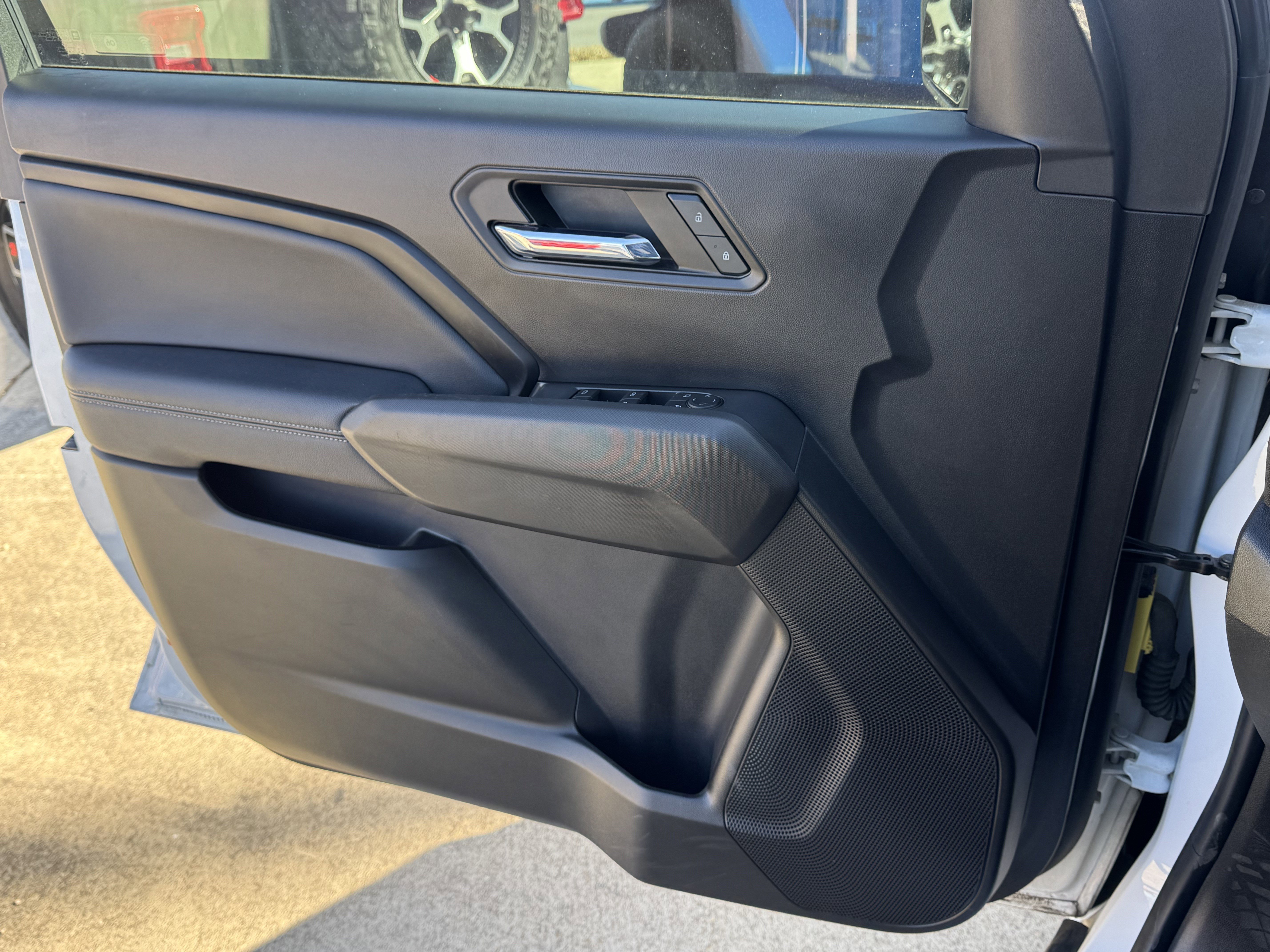 Used 2023 Chevrolet Colorado LT w/ LT Convenience Package II image 22