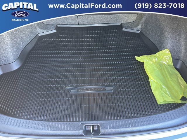 Used 2025 Toyota Corolla SE FWD image 16