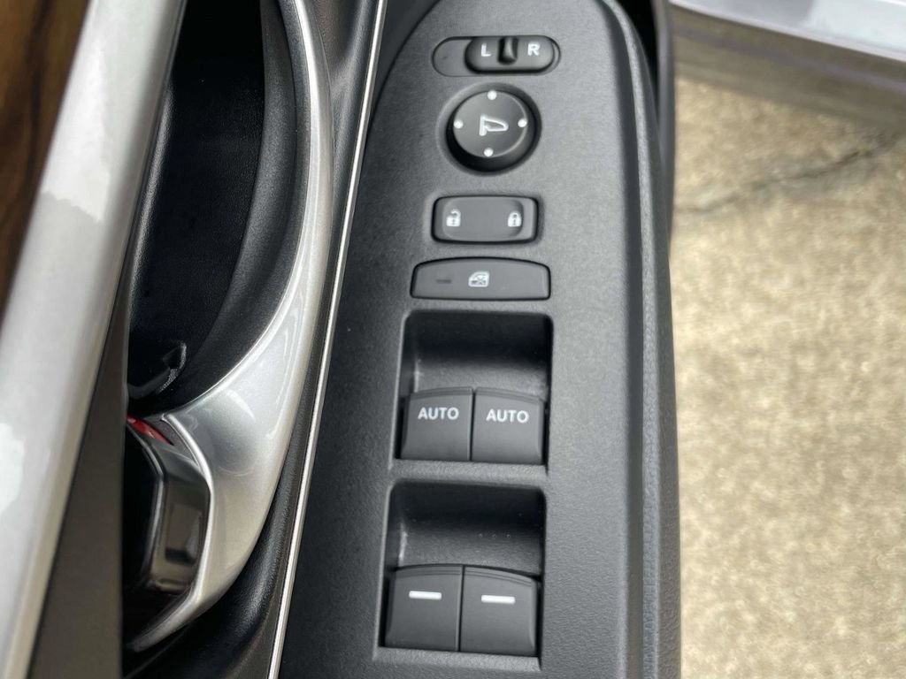 Used 2020 Honda CR-V EX-L image 16