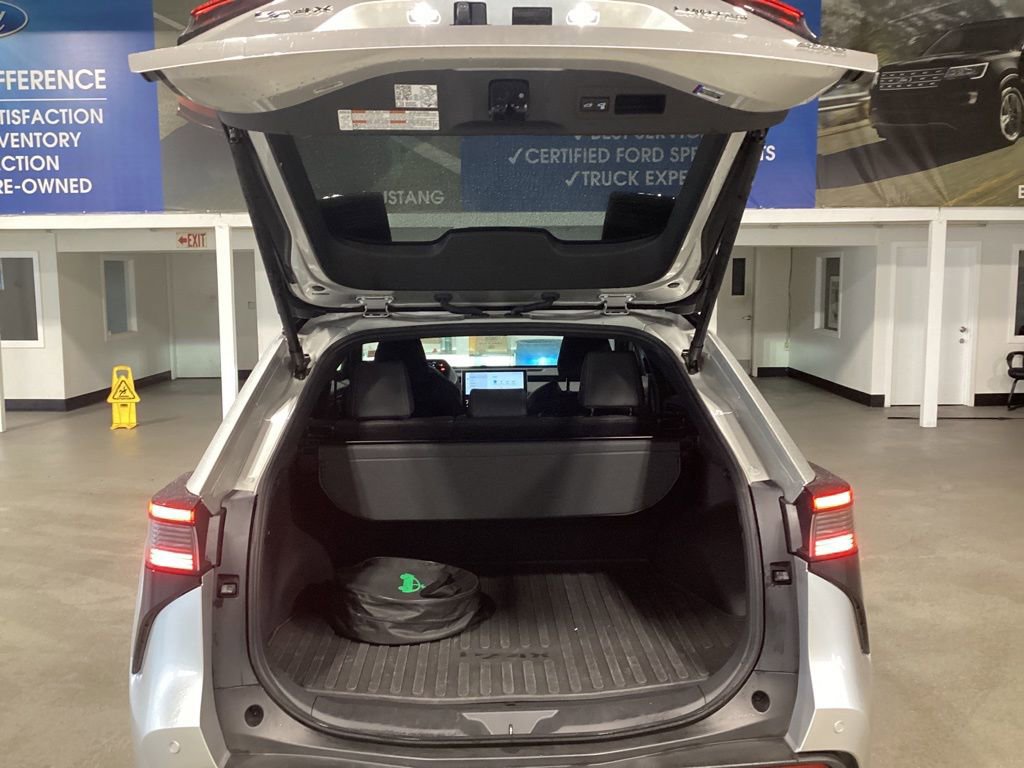 Used 2023 Toyota bZ4X AWD image 9