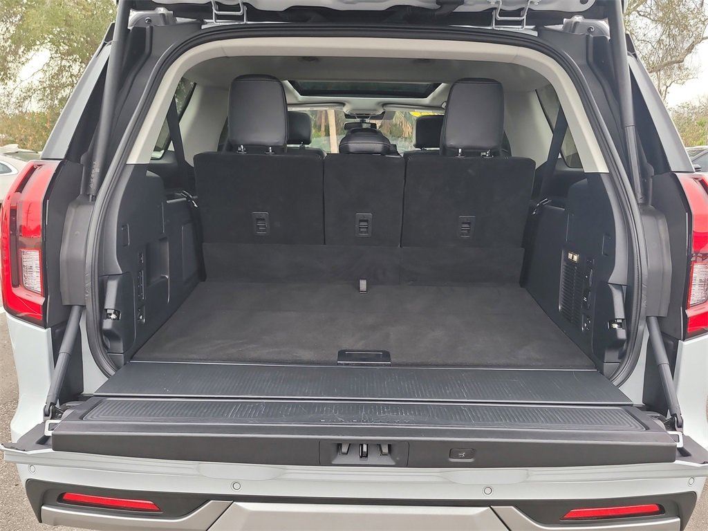 Certified 2025 Ford Expedition Max Platinum image 8