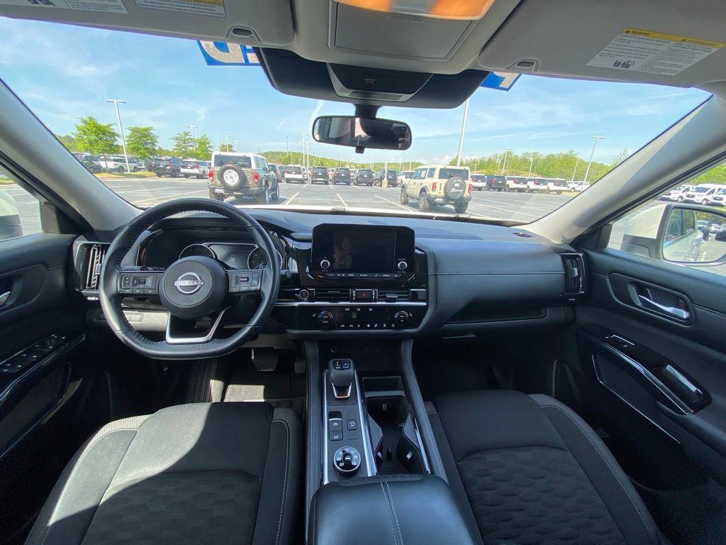 Used 2022 Nissan Pathfinder SV w/ SV Black Package image 25