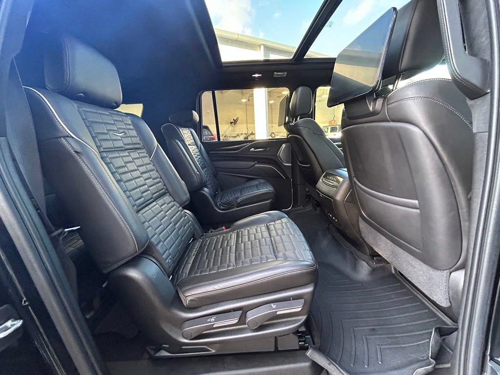 Used 2021 Cadillac Escalade ESV Sport Platinum RWD image 31