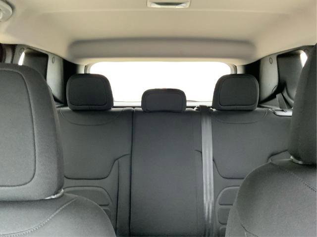 Used 2018 Jeep Renegade Latitude w/ Cold Weather Group AWD/4WD image 15