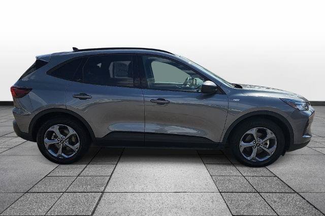 Certified 2025 Ford Escape ST-Line FWD image 4