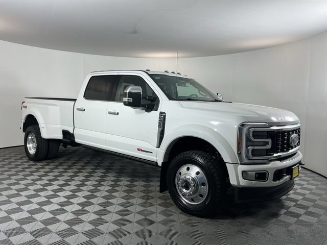 Certified 2025 Ford F450 Platinum w/ Platinum Plus Package AWD/4WD image 3