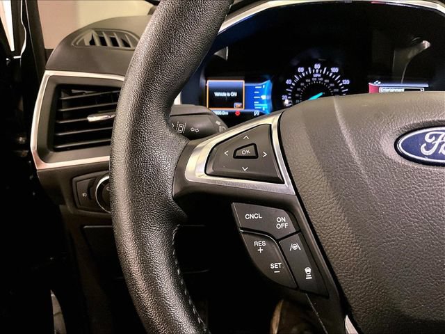 Certified 2020 Ford Edge Titanium AWD/4WD image 17