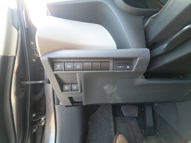 Used 2024 Toyota Sienna XLE w/ XLE Plus Package AWD/4WD image 21