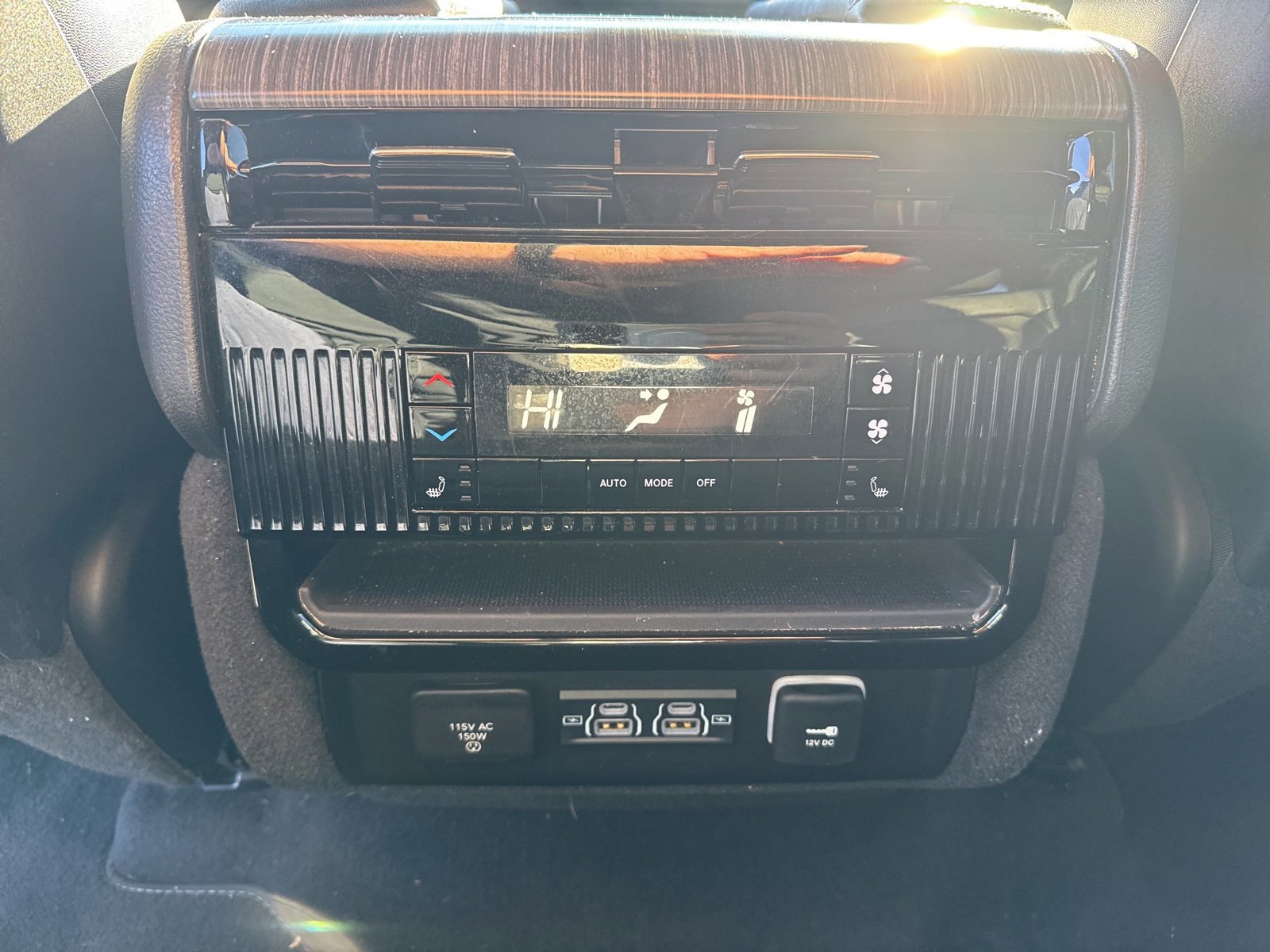 Used 2024 Jeep Wagoneer L Series III w/ Flexible Seating Group image 31