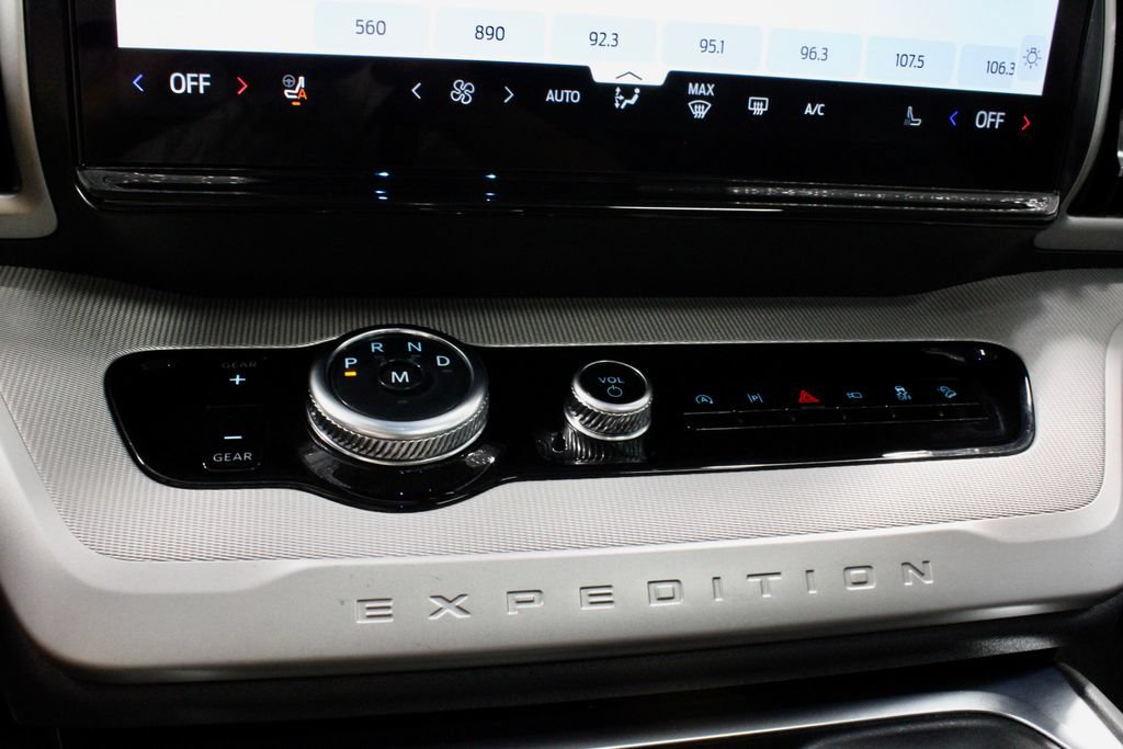 Certified 2025 Ford Expedition Active AWD/4WD image 32