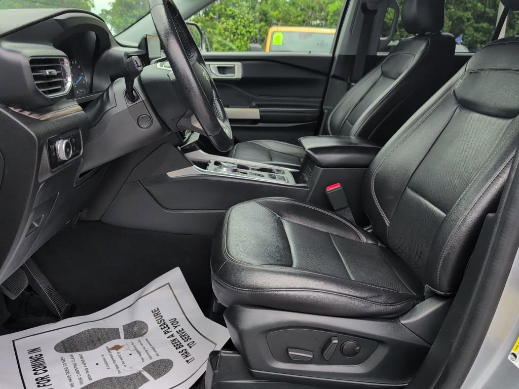 Certified 2023 Ford Explorer Limited w/ Equipment Group 301A image 8