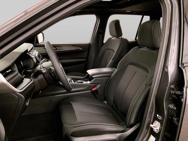 Used 2025 Jeep Grand Cherokee Laredo X w/ Luxury Tech Group I AWD/4WD image 24