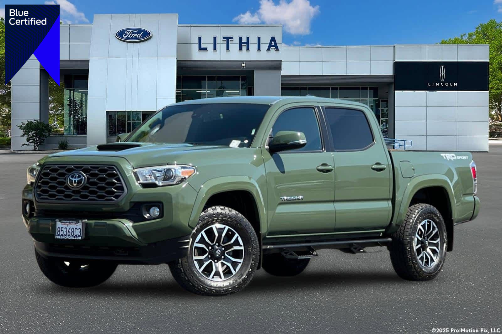 Used 2021 Toyota Tacoma TRD Sport w/ Technology Package RWD image 1