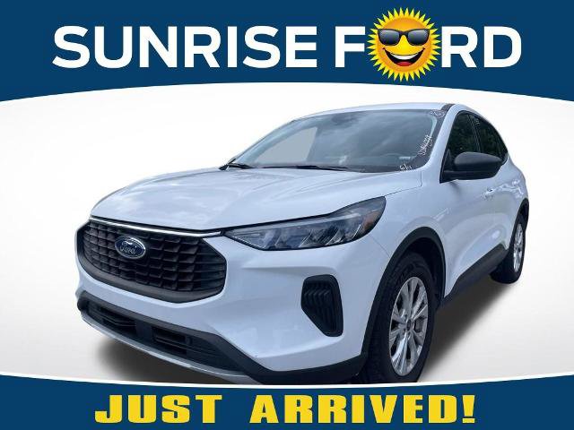 Certified 2025 Ford Escape Active FWD image 1