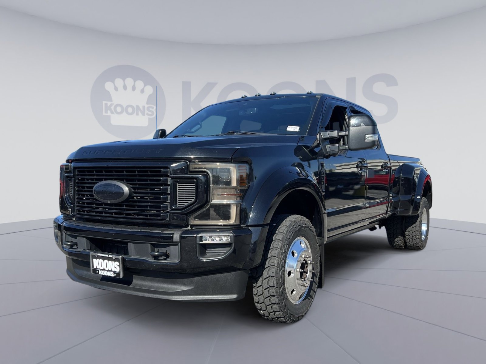 Certified 2020 Ford F450 Platinum w/ FX4 Off-Road Package AWD/4WD image 1