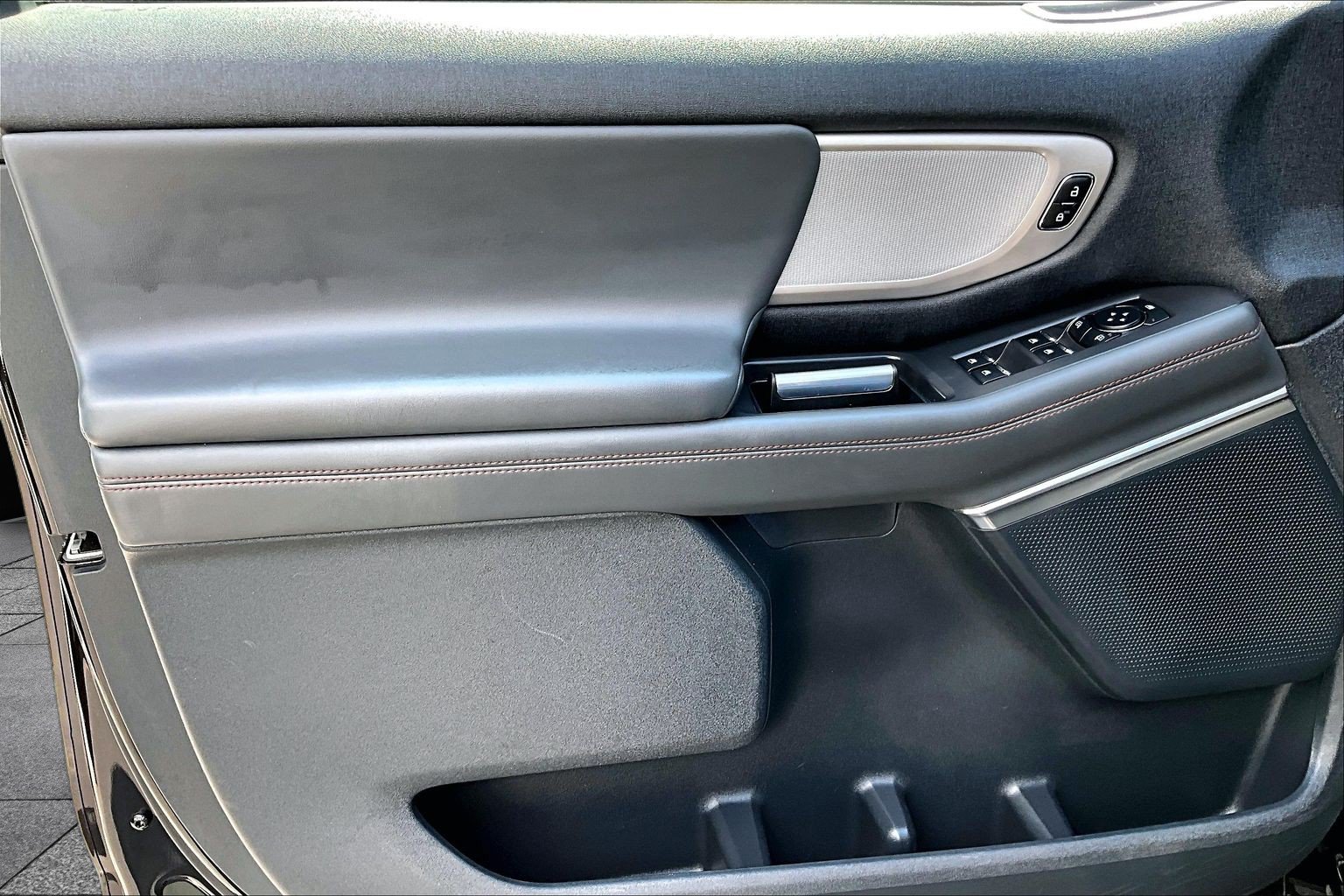 Certified 2025 Ford Expedition Active RWD image 18