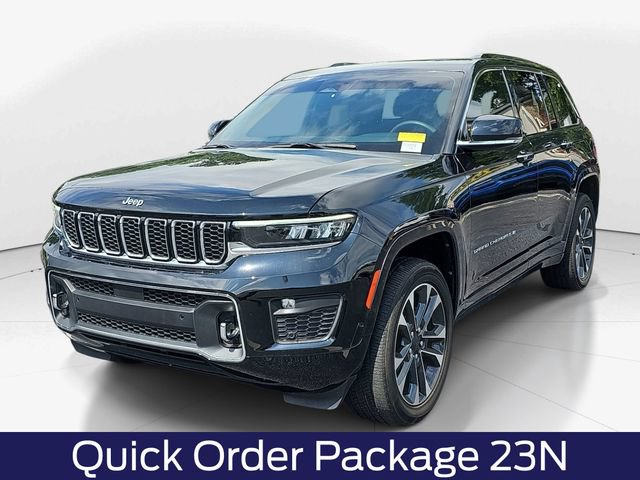 Used 2023 Jeep Grand Cherokee Overland w/ Luxury Tech Group IV AWD/4WD image 9