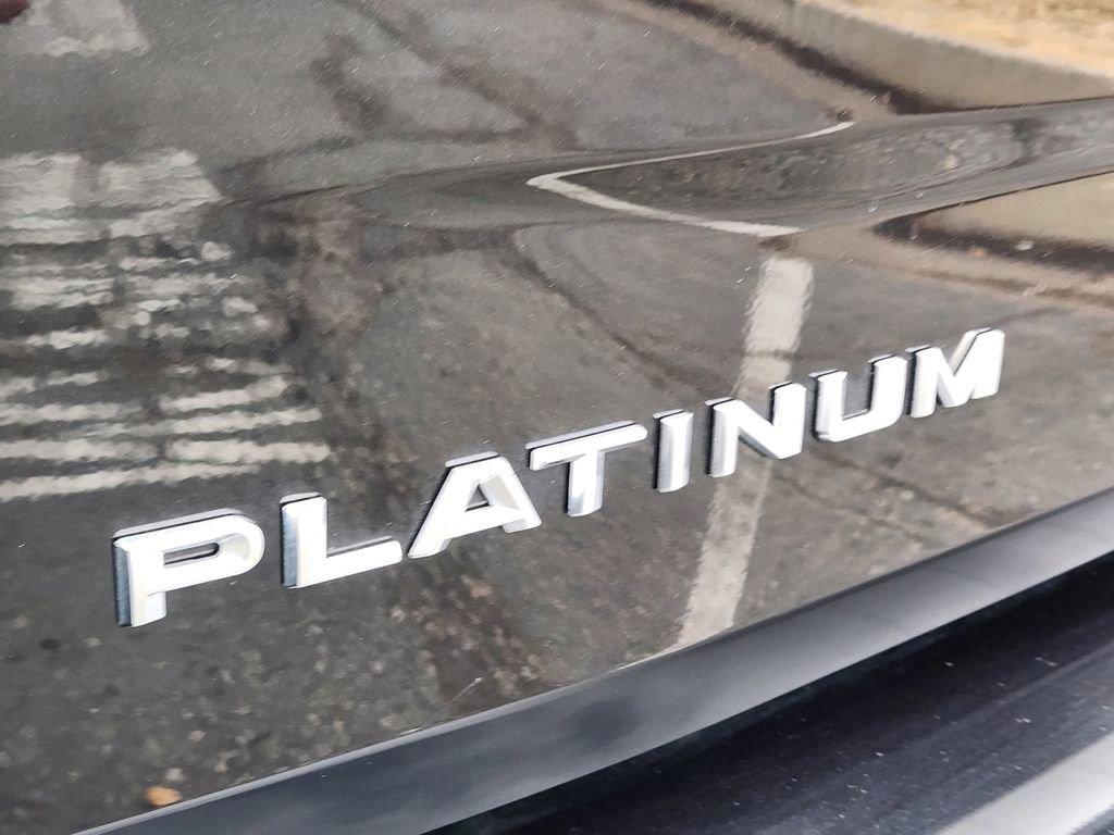 Certified 2025 Ford Expedition Max Platinum image 18