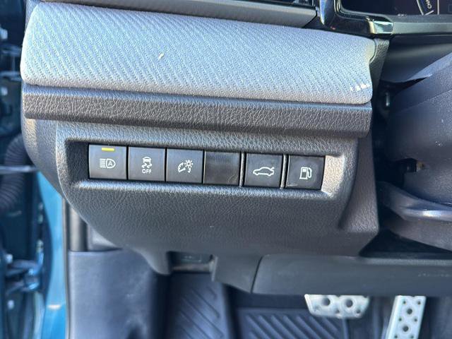 Used 2025 Toyota Camry SE w/ Convenience Package image 14