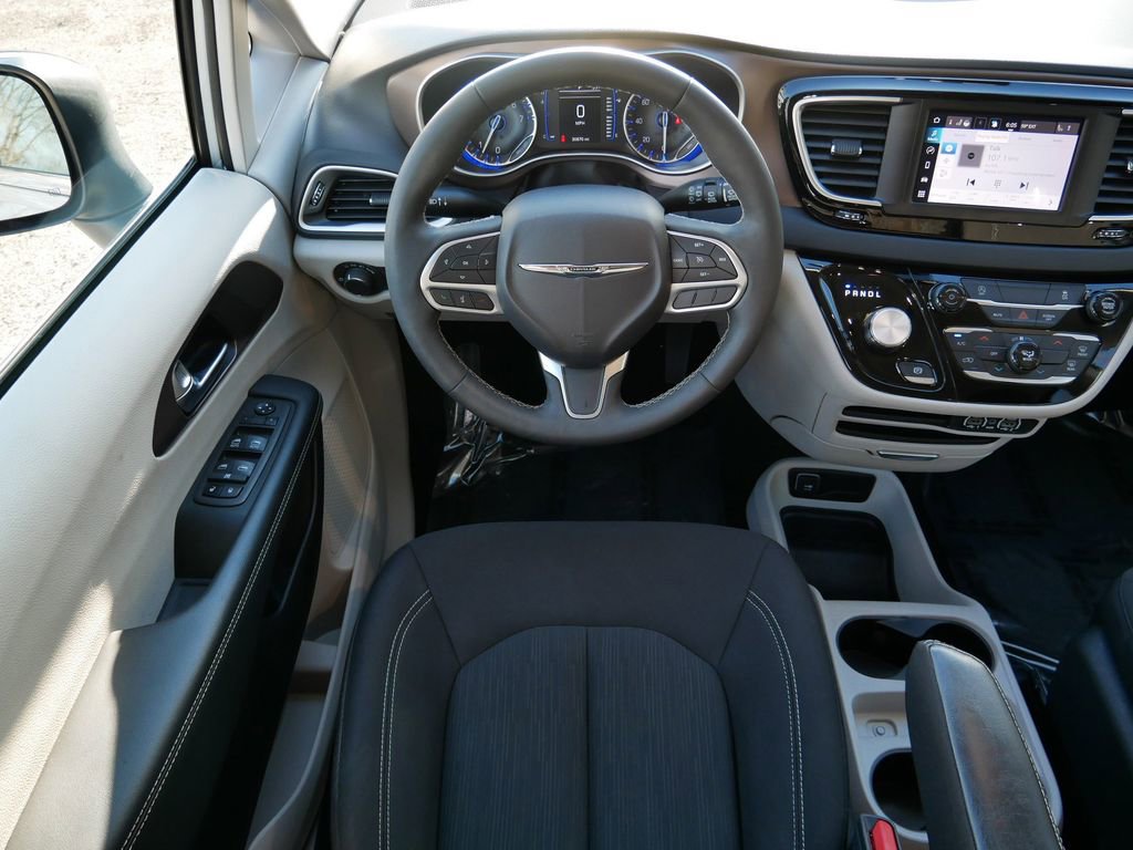 Used 2024 Chrysler Voyager LX FWD image 12