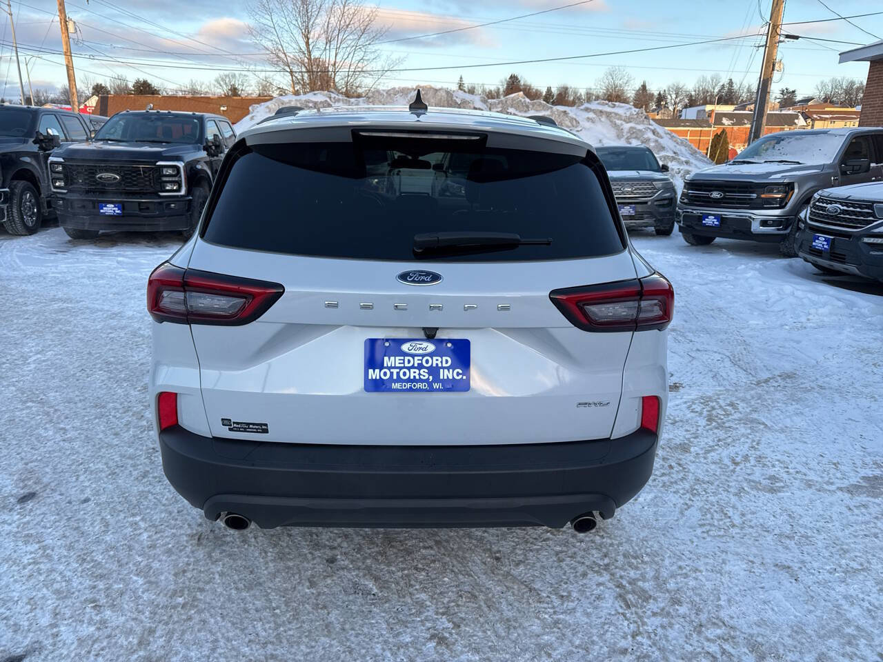 Certified 2025 Ford Escape ST-Line Select AWD/4WD image 5