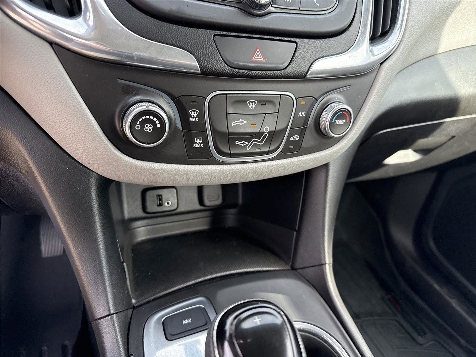 Used 2018 Chevrolet Equinox LS image 14