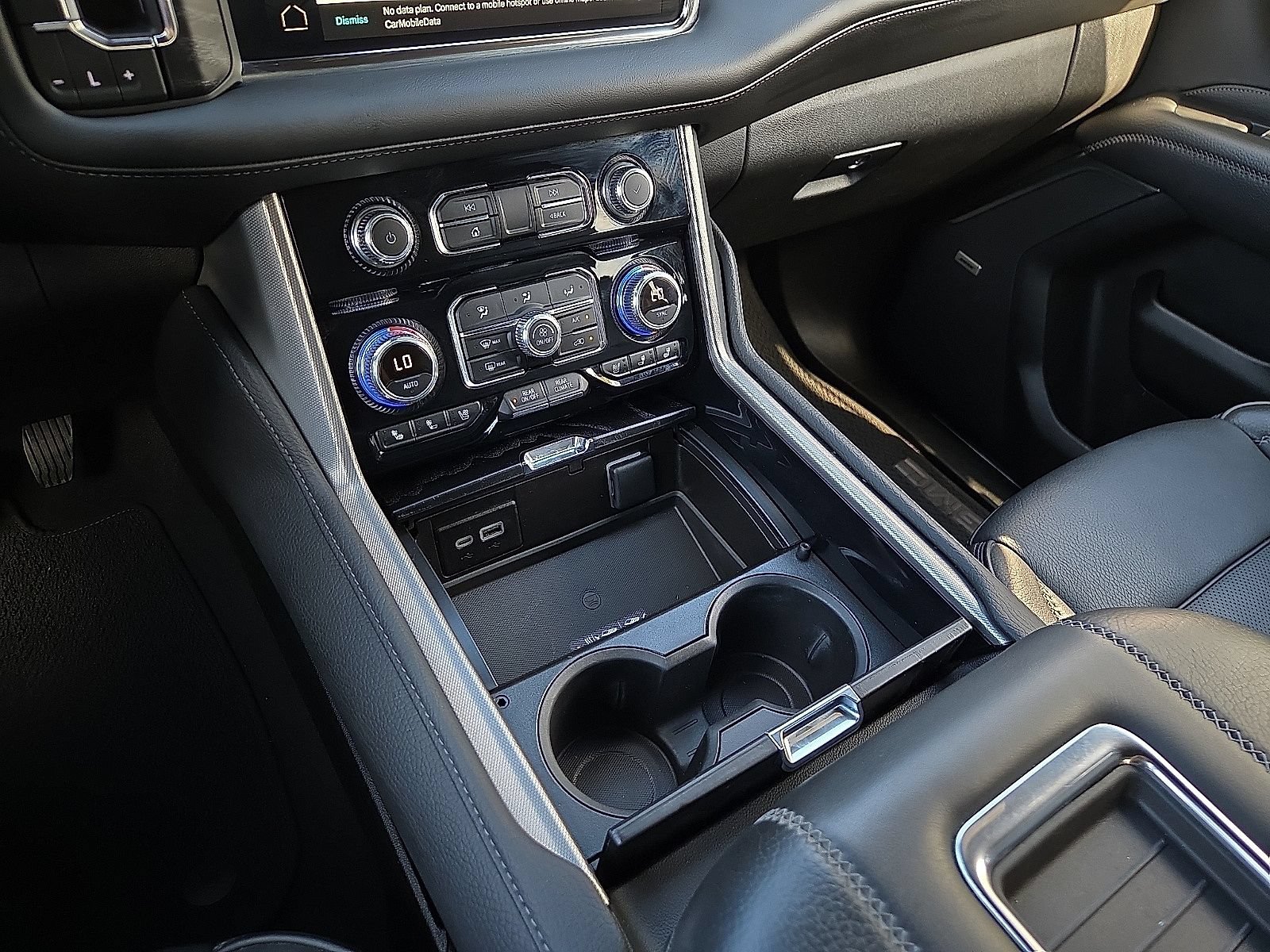 Used 2023 GMC Yukon Denali AWD/4WD image 25