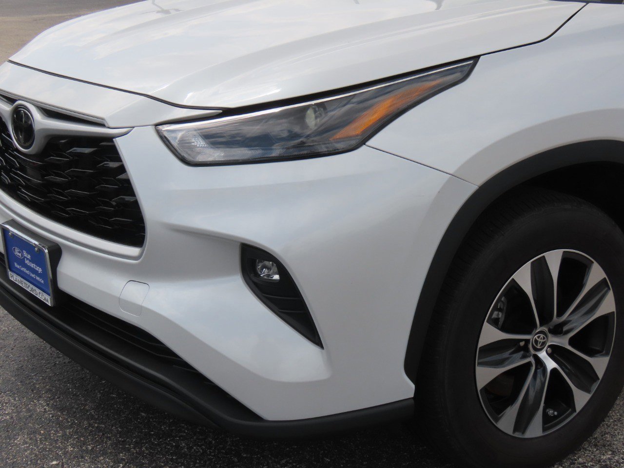 Used 2024 Toyota Highlander XLE FWD image 9