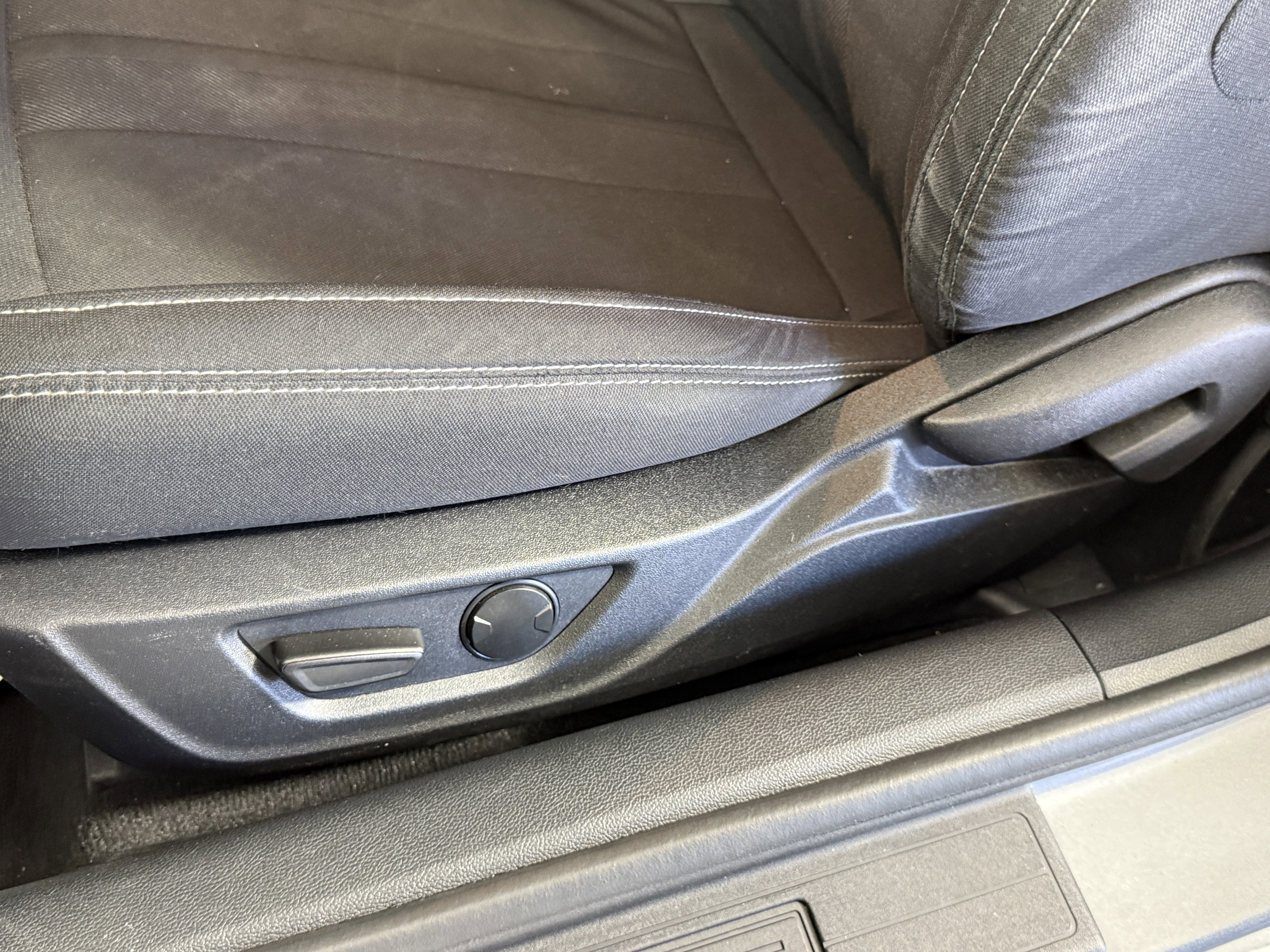 Certified 2022 Ford Mustang Coupe w/ Equipment Group 101A image 17