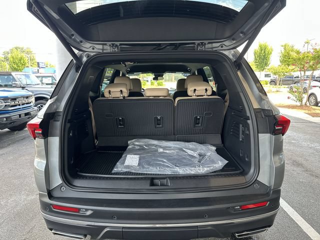 Used 2025 Buick Enclave Preferred w/ Super Cruise Package FWD image 24
