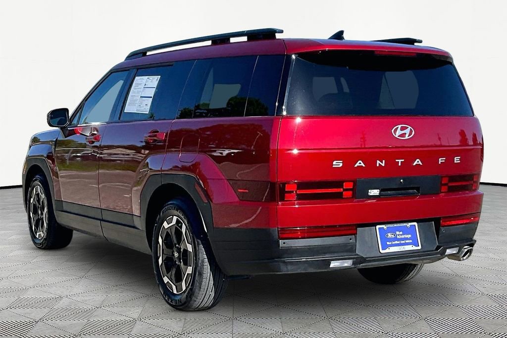 Used 2025 Hyundai Santa Fe SEL FWD image 2