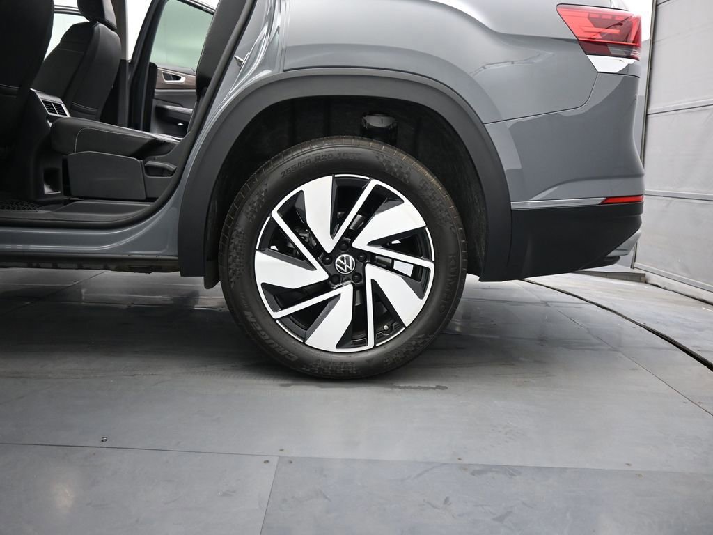 Used 2025 Volkswagen Atlas SEL AWD/4WD image 50