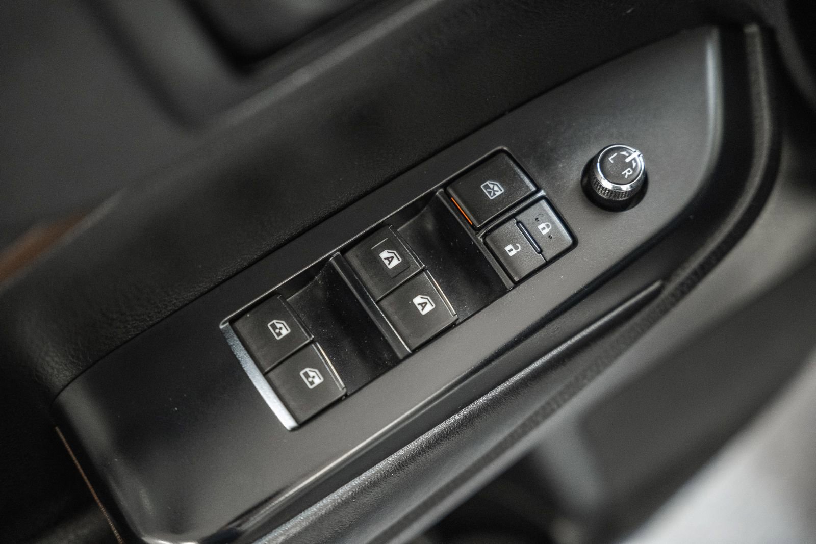 Used 2017 Toyota Highlander Plus w/ Protection Package #3 AWD/4WD image 45