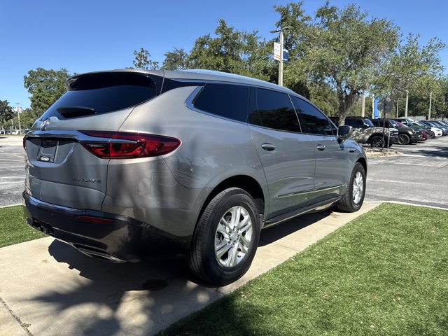 Used 2018 Buick Enclave Essence FWD image 3