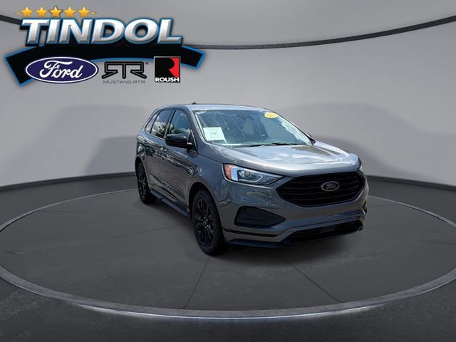 Certified 2022 Ford Edge SE w/ Black Appearance Package AWD/4WD image 2