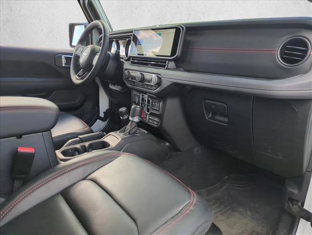 Used 2025 Jeep Wrangler Unlimited Rubicon image 26